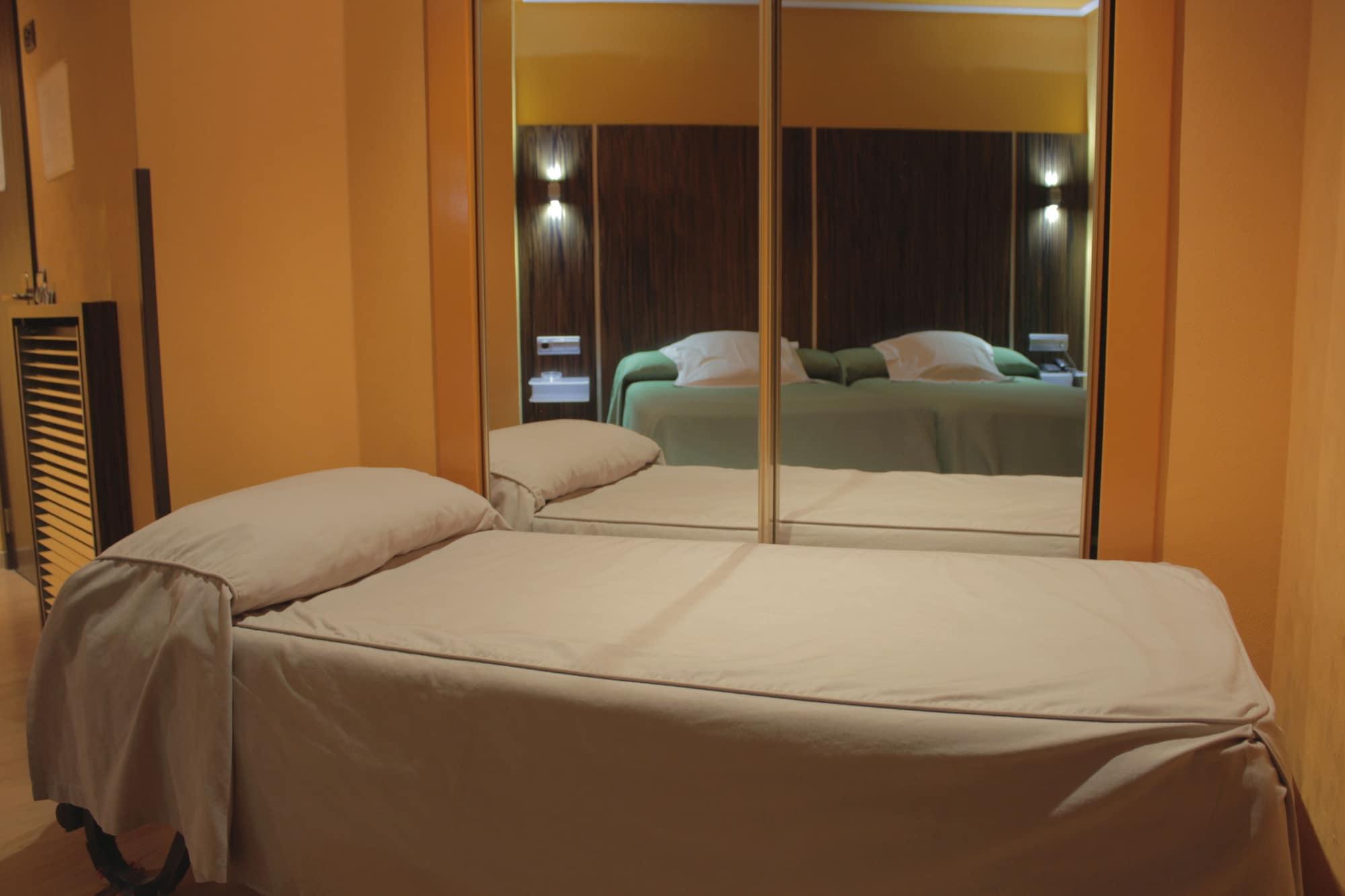 Hotel Gran Via Zaragoza Luaran gambar