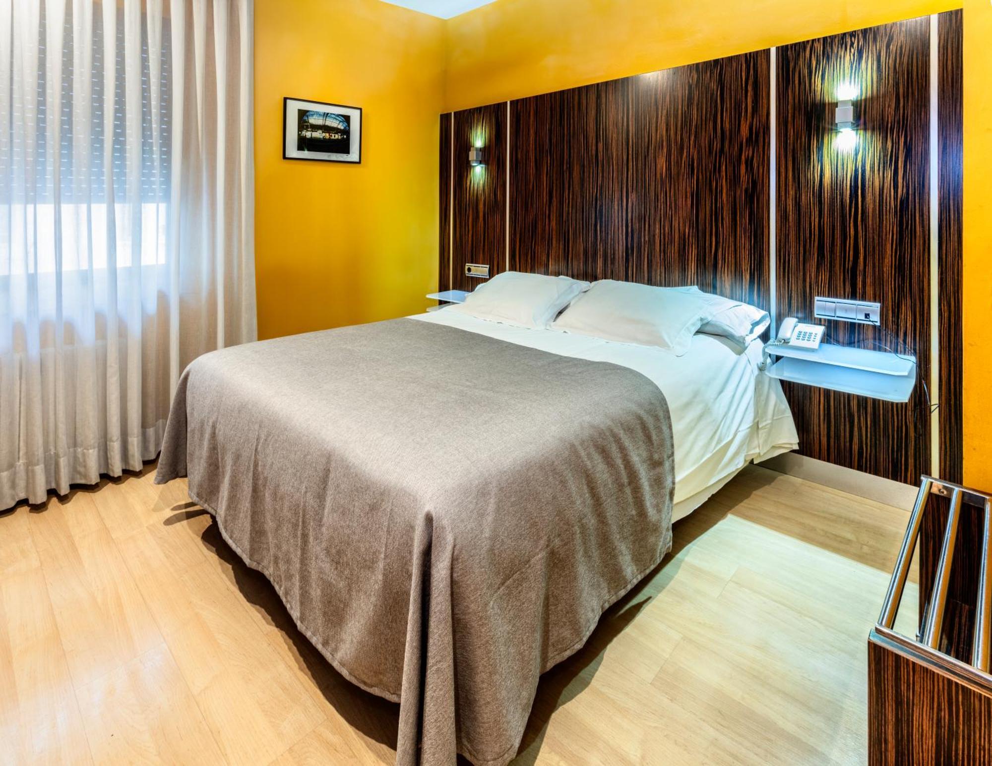 Hotel Gran Via Zaragoza Luaran gambar