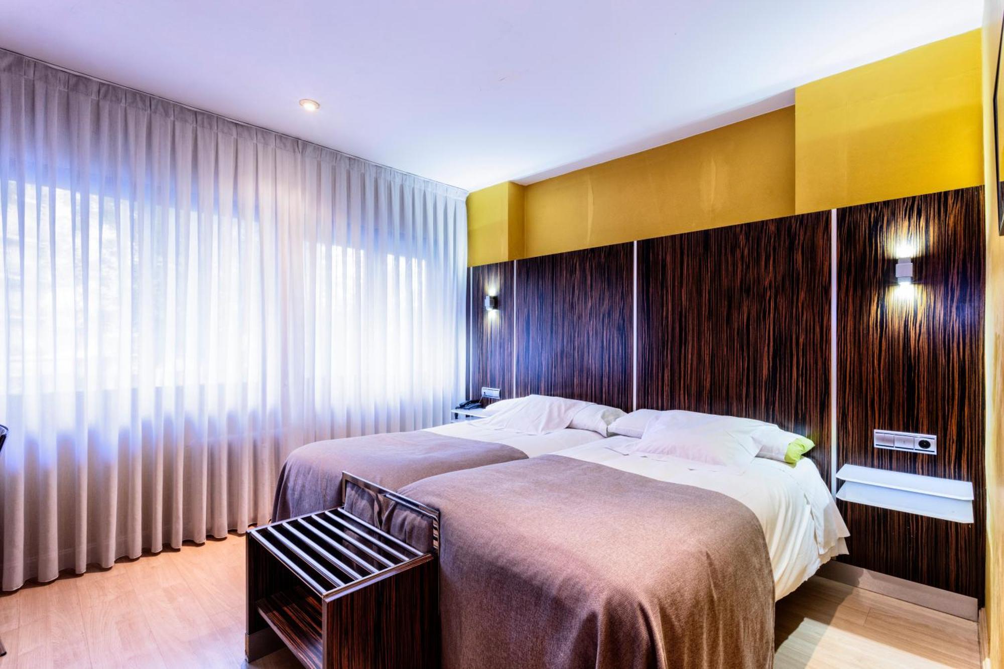 Hotel Gran Via Zaragoza Luaran gambar